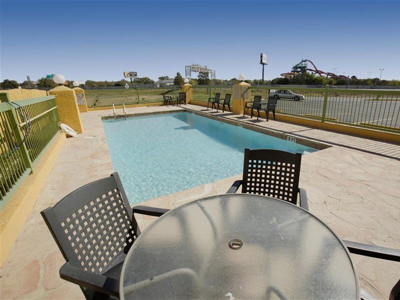 Americas Best Value Inn San Antonio - At&T Center/Fort Sam Houston Экстерьер фото